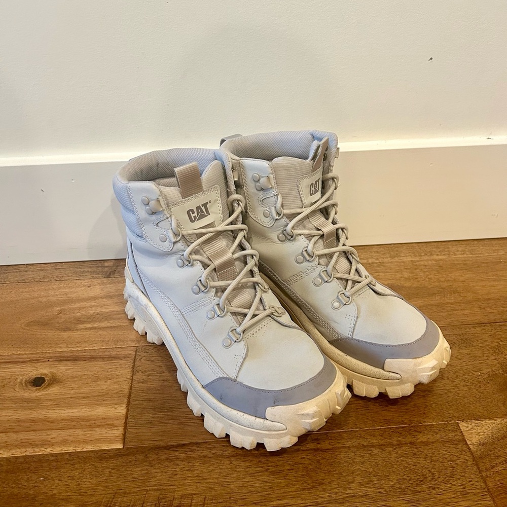 CAT Invader Mid Boots | Men’s 9.5 W Wide | Grey Chunky Lug Sole | P724036